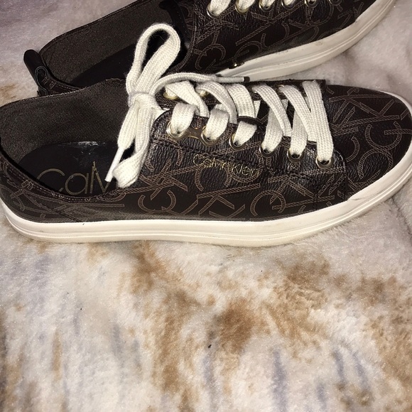 Calvin Klein shoe - Picture 2 of 3